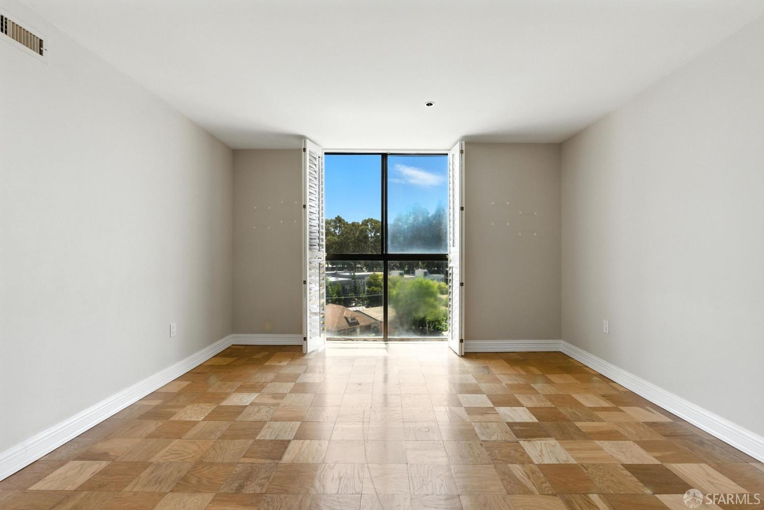 Detail Gallery Image 4 of 57 For 110 Park Rd #604,  Burlingame,  CA 94010 - 2 Beds | 2 Baths