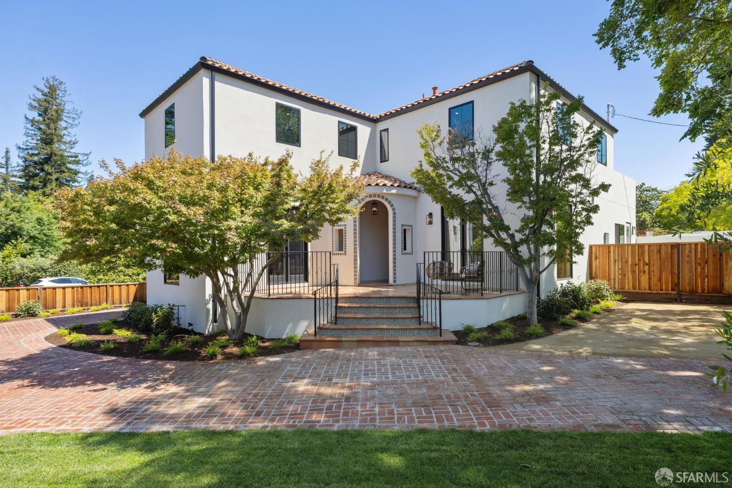 Detail Gallery Image 2 of 64 For 150 Clark Dr, San Mateo,  CA 94402 - 5 Beds | 4 Baths