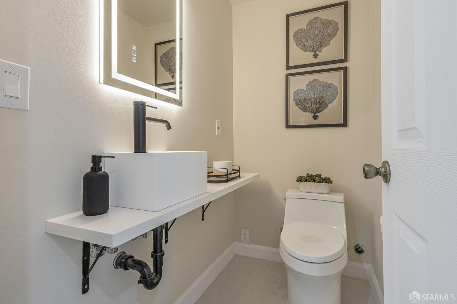 Detail Gallery Image 30 of 41 For 714 London St, San Francisco,  CA 94112 - 3 Beds | 3/1 Baths