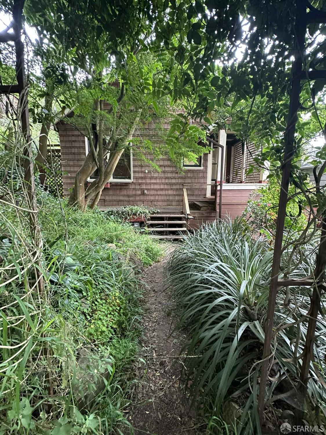 Detail Gallery Image 3 of 24 For 30 Harry St, San Francisco,  CA 94131 - 4 Beds | 2/1 Baths