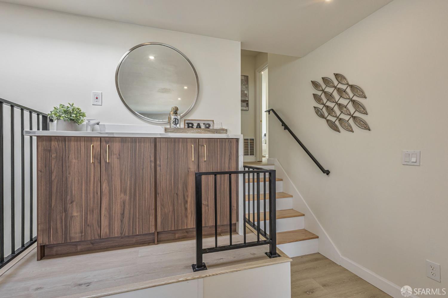Detail Gallery Image 19 of 41 For 714 London St, San Francisco,  CA 94112 - 3 Beds | 3/1 Baths