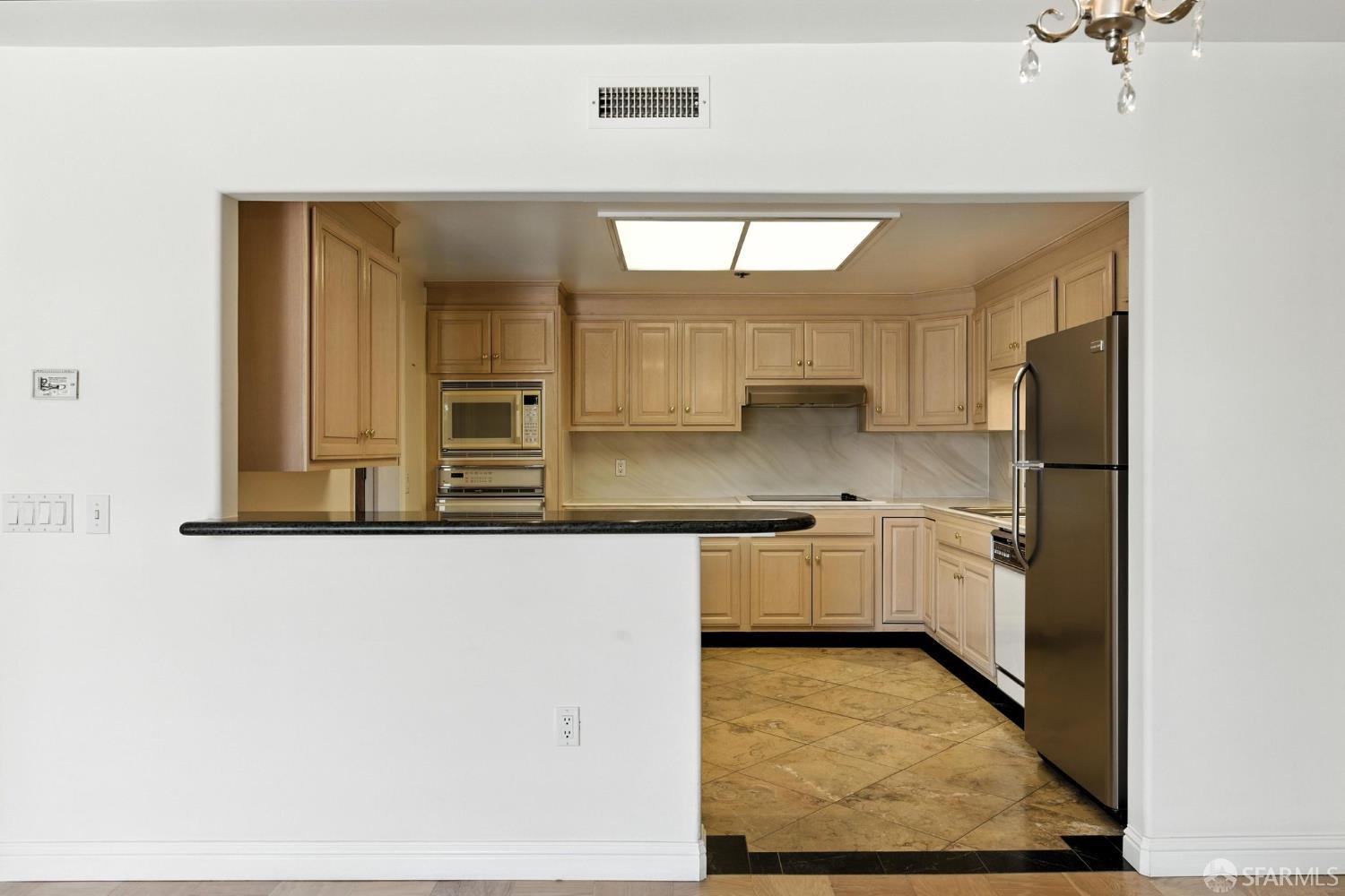 Detail Gallery Image 24 of 57 For 110 Park Rd #604,  Burlingame,  CA 94010 - 2 Beds | 2 Baths