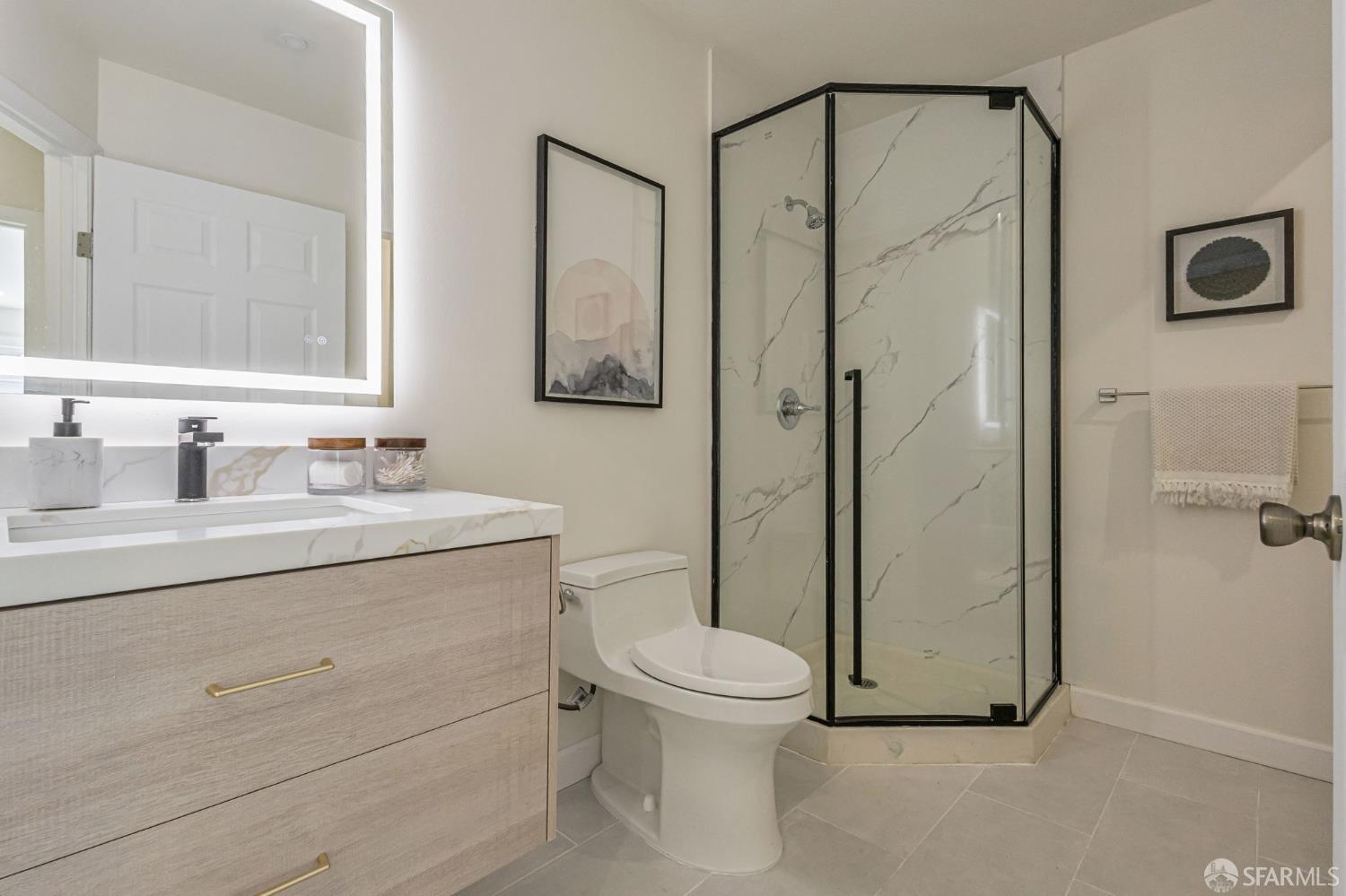 Detail Gallery Image 31 of 41 For 714 London St, San Francisco,  CA 94112 - 3 Beds | 3/1 Baths