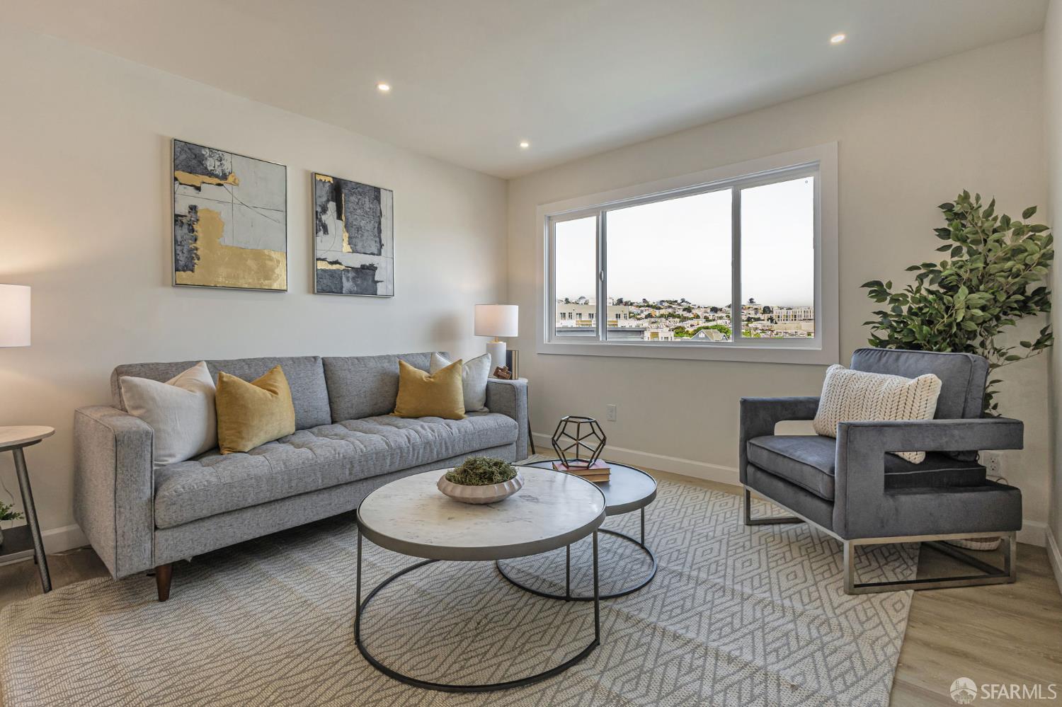 Detail Gallery Image 16 of 41 For 714 London St, San Francisco,  CA 94112 - 3 Beds | 3/1 Baths