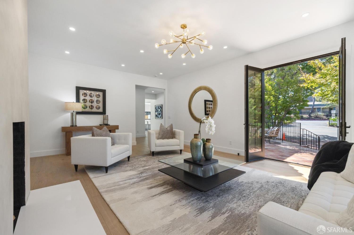 Detail Gallery Image 10 of 64 For 150 Clark Dr, San Mateo,  CA 94402 - 5 Beds | 4 Baths