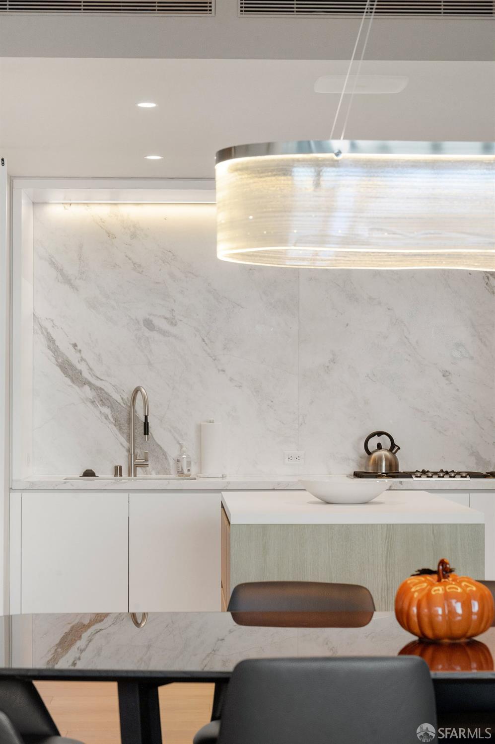 Detail Gallery Image 16 of 62 For 1 Steuart Ln #1502,  San Francisco,  CA 94105 - 2 Beds | 2/1 Baths