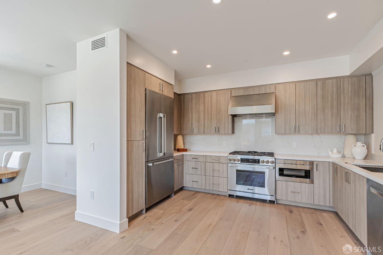 Detail Gallery Image 6 of 41 For 425 First St #21,  Los Altos,  CA 94022 - 2 Beds | 2 Baths
