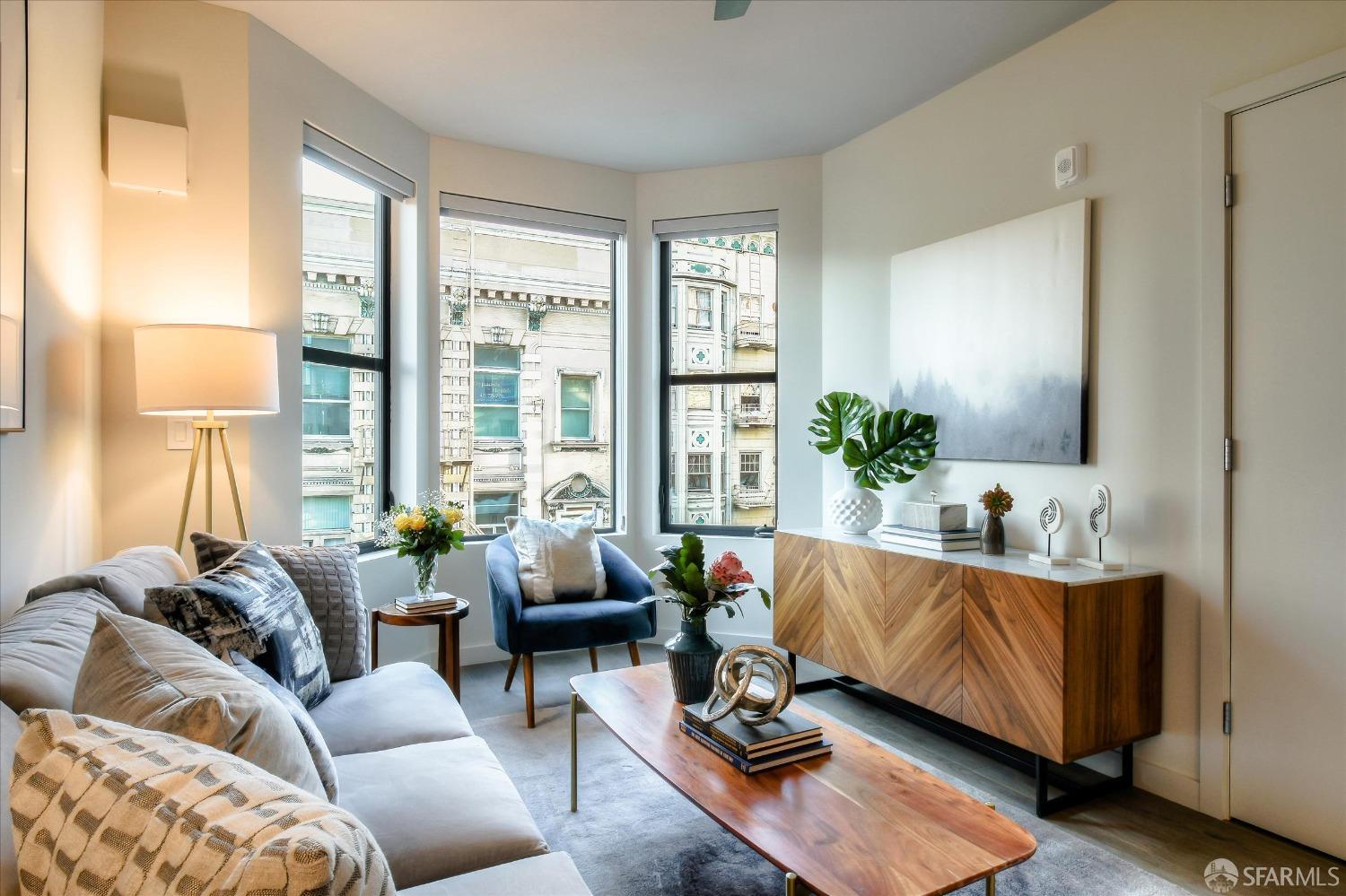Detail Gallery Image 3 of 20 For 824 Hyde St #403,  San Francisco,  CA 94109 - 2 Beds | 1 Baths