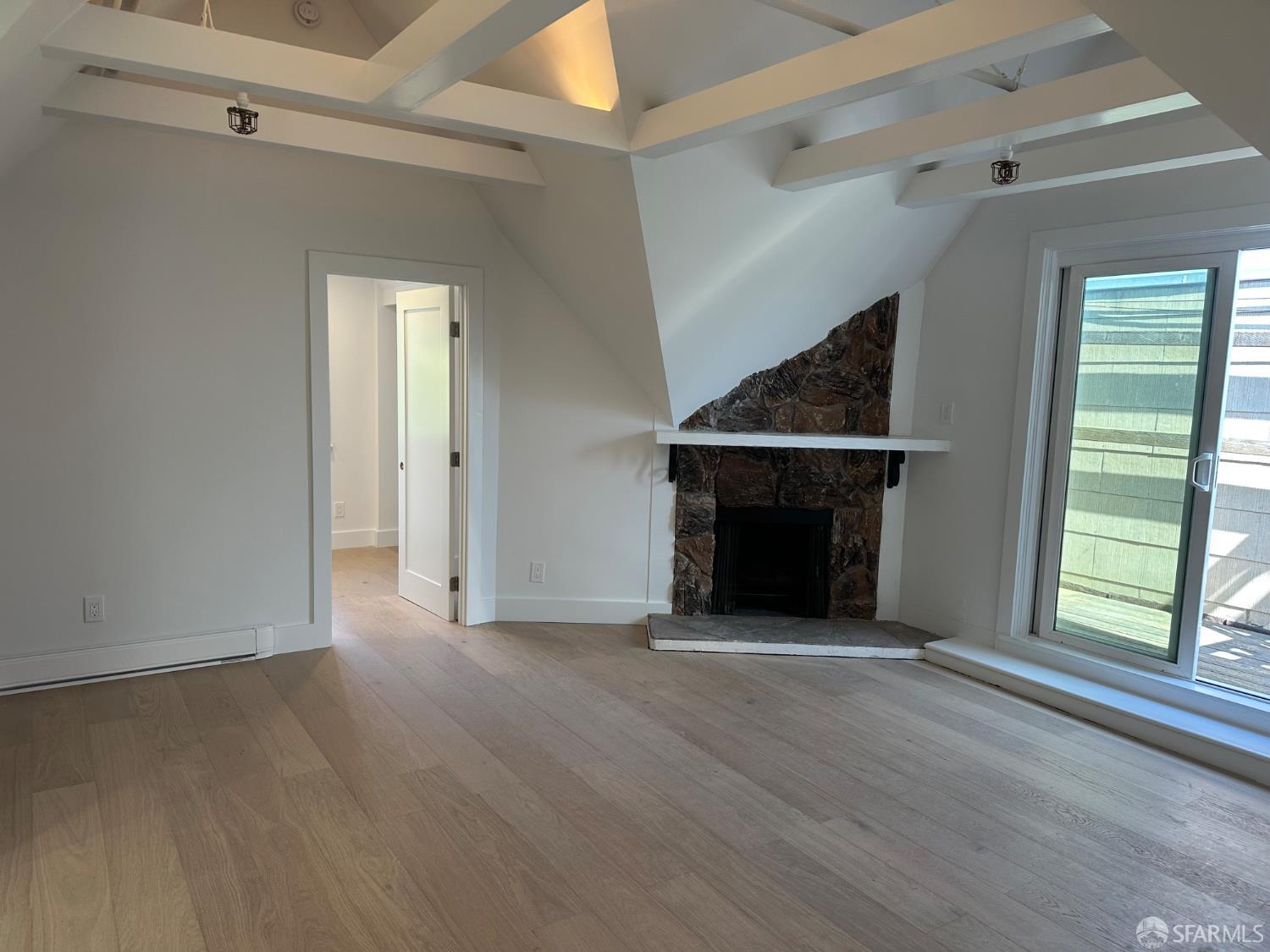 Detail Gallery Image 4 of 24 For 2309 Divisadero St, San Francisco,  CA 94115 - 2 Beds | 1 Baths