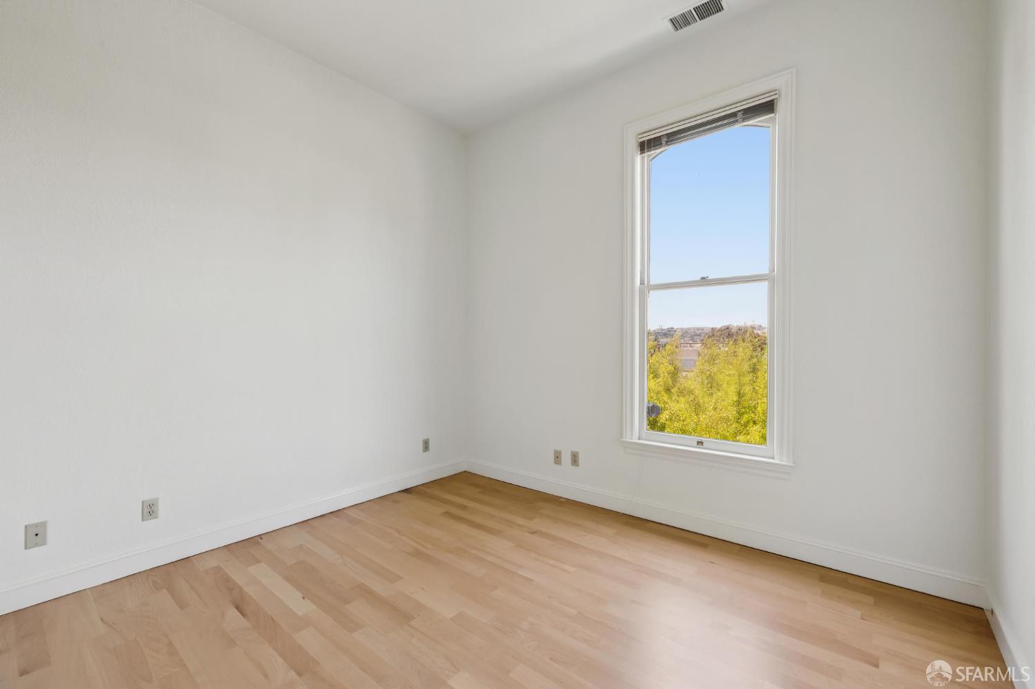 Photo #20: 425051842 Listing: Photo #20