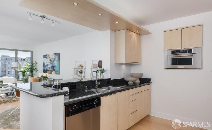 Detail Gallery Image 12 of 49 For 239 Brannan St 10g,  San Francisco,  CA 94107 - 2 Beds | 2 Baths