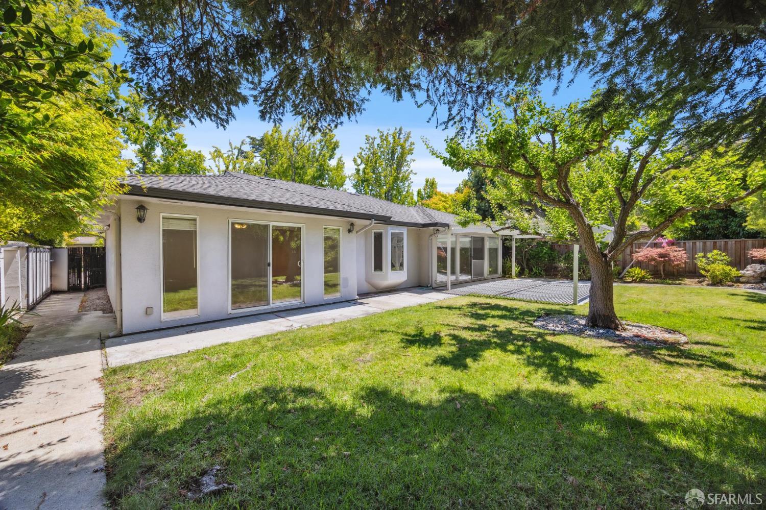 Detail Gallery Image 55 of 67 For 480 Sherwood Way, Menlo Park,  CA 94025 - 3 Beds | 2 Baths