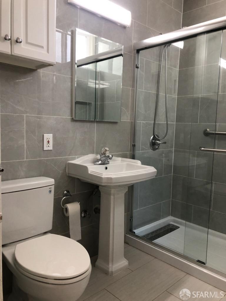 Detail Gallery Image 4 of 4 For 1846 Larkin St #1,  San Francisco,  CA 94109 - 1 Beds | 1 Baths