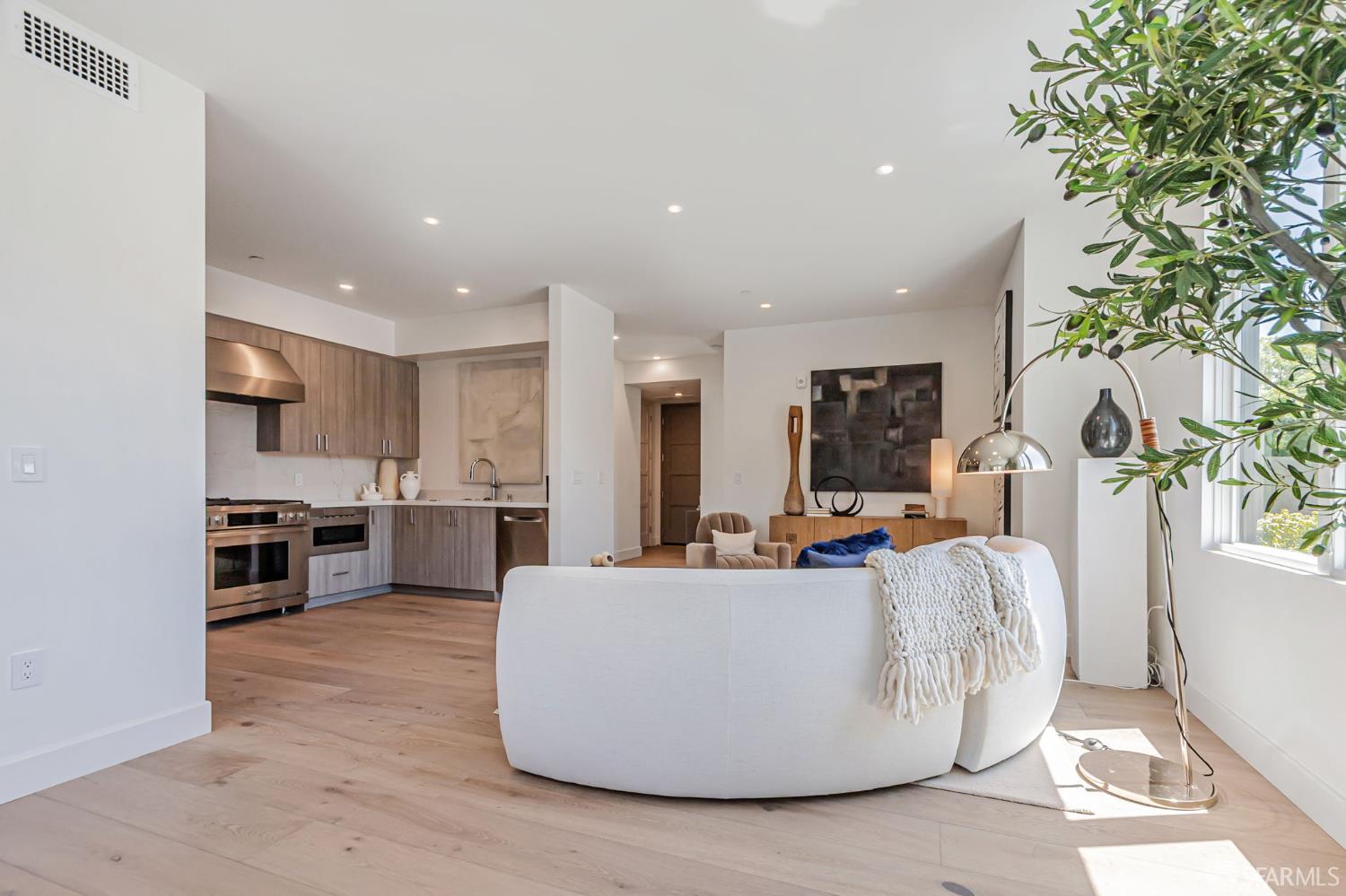 Detail Gallery Image 4 of 41 For 425 First St #21,  Los Altos,  CA 94022 - 2 Beds | 2 Baths
