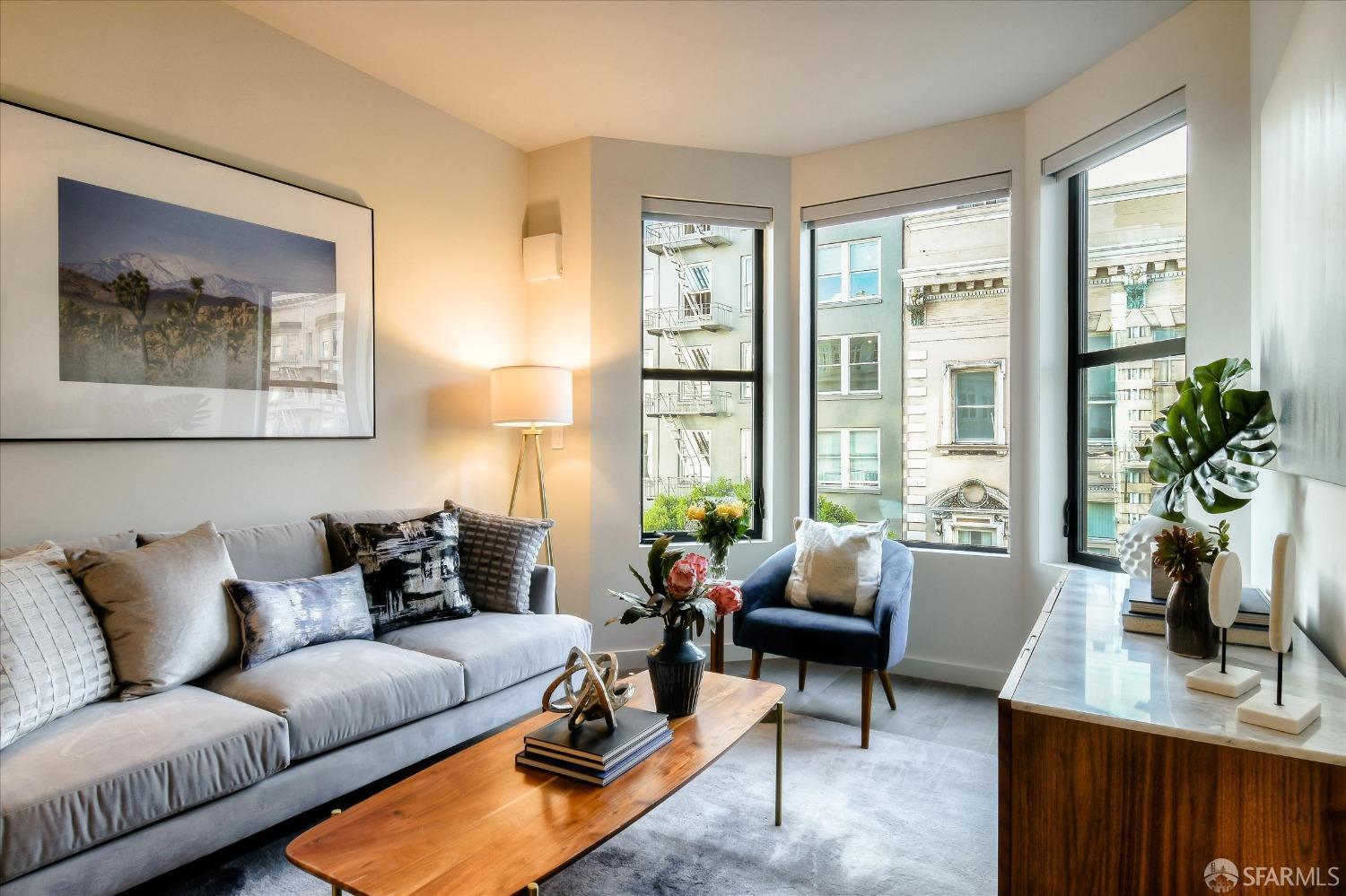 Detail Gallery Image 1 of 20 For 824 Hyde St #403,  San Francisco,  CA 94109 - 2 Beds | 1 Baths