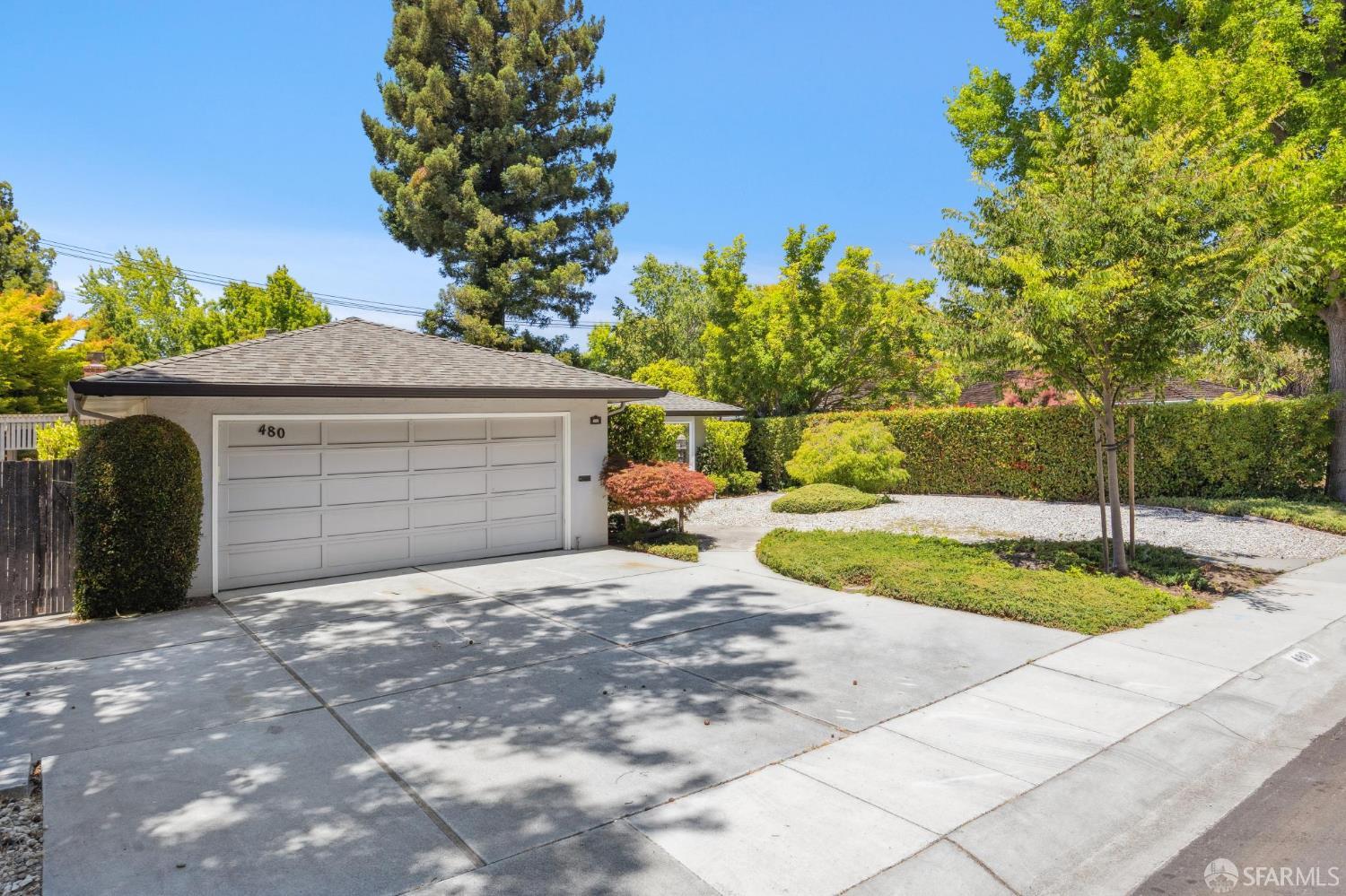 Detail Gallery Image 7 of 67 For 480 Sherwood Way, Menlo Park,  CA 94025 - 3 Beds | 2 Baths
