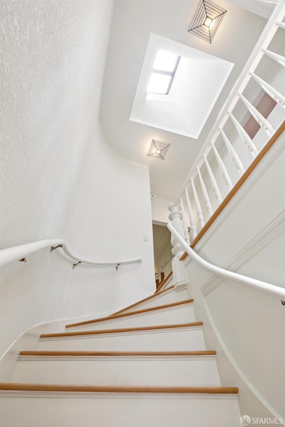 Photo #4: 425051842 Listing 