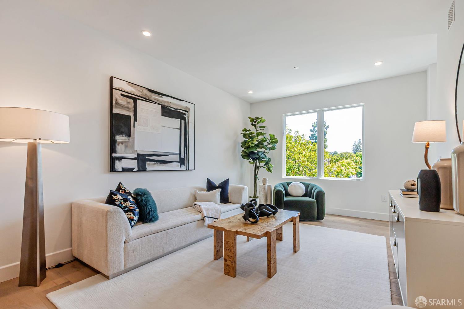 Detail Gallery Image 2 of 43 For 425 First St #24,  Los Altos,  CA 94022 - 2 Beds | 2/1 Baths