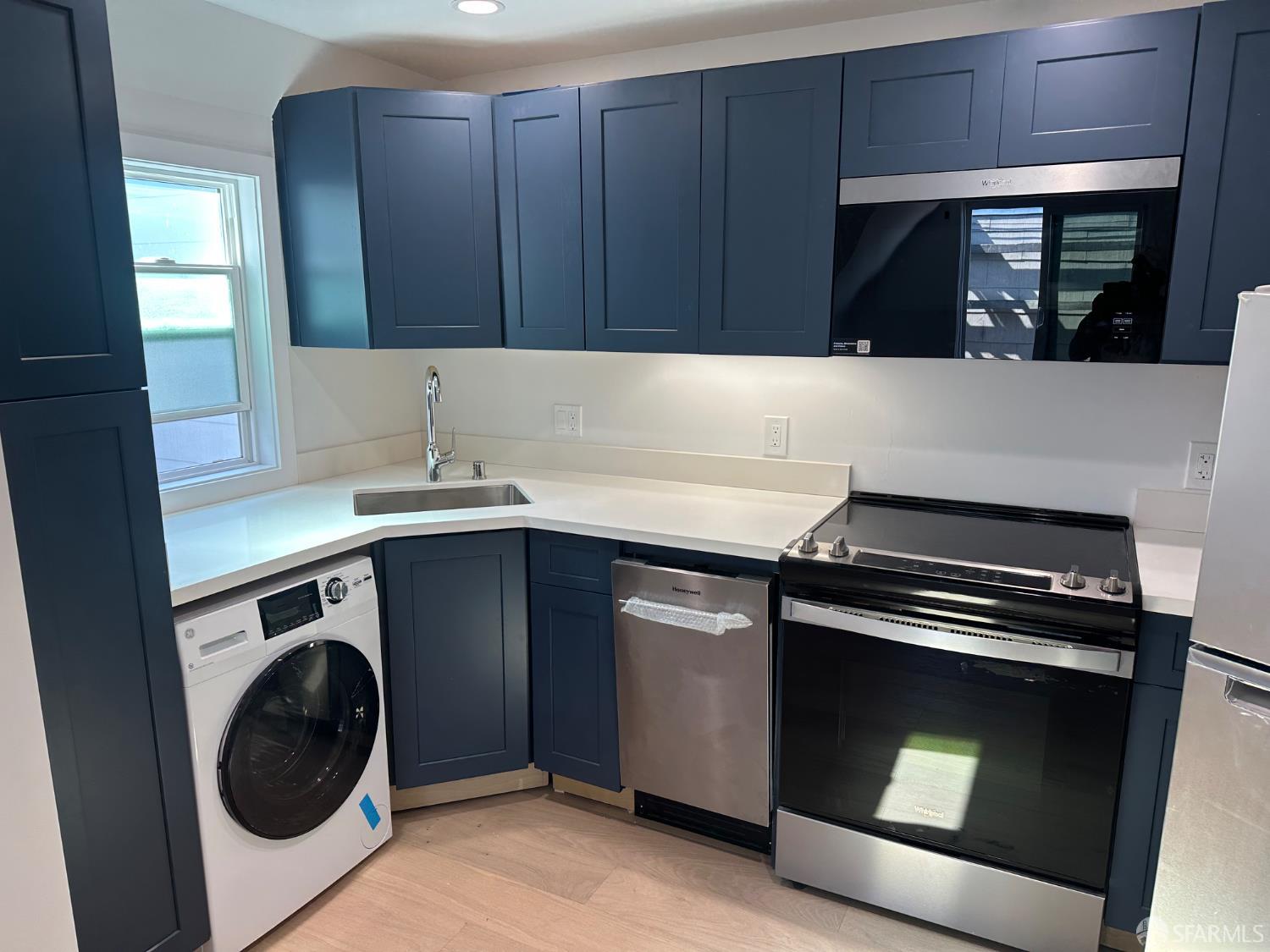 Detail Gallery Image 9 of 24 For 2309 Divisadero St, San Francisco,  CA 94115 - 2 Beds | 1 Baths