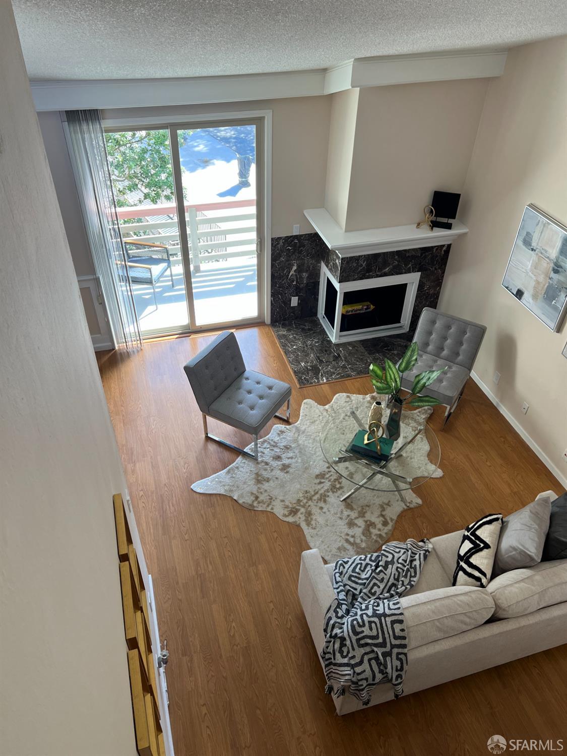 Detail Gallery Image 2 of 11 For 353 Philip Dr #301,  Daly City,  CA 94015 - 3 Beds | 2 Baths