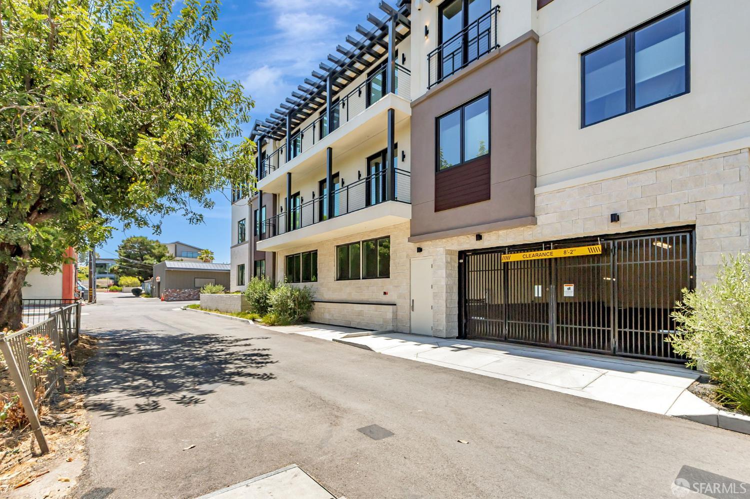 Detail Gallery Image 40 of 43 For 425 First St #24,  Los Altos,  CA 94022 - 2 Beds | 2/1 Baths