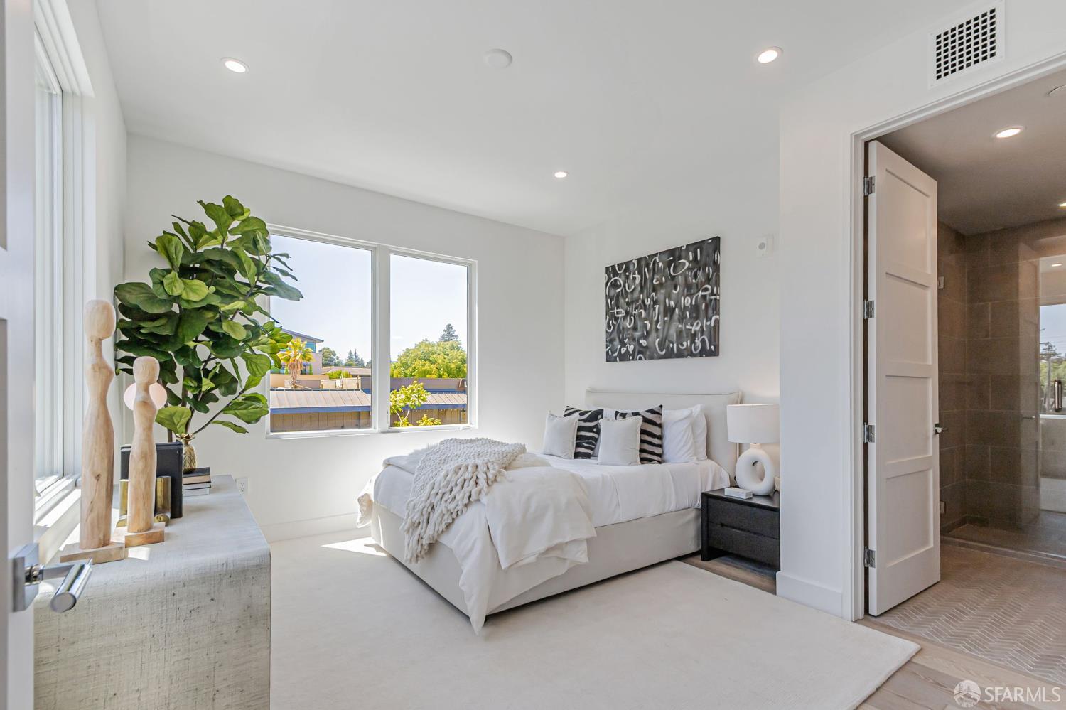 Detail Gallery Image 15 of 43 For 425 First St #24,  Los Altos,  CA 94022 - 2 Beds | 2/1 Baths