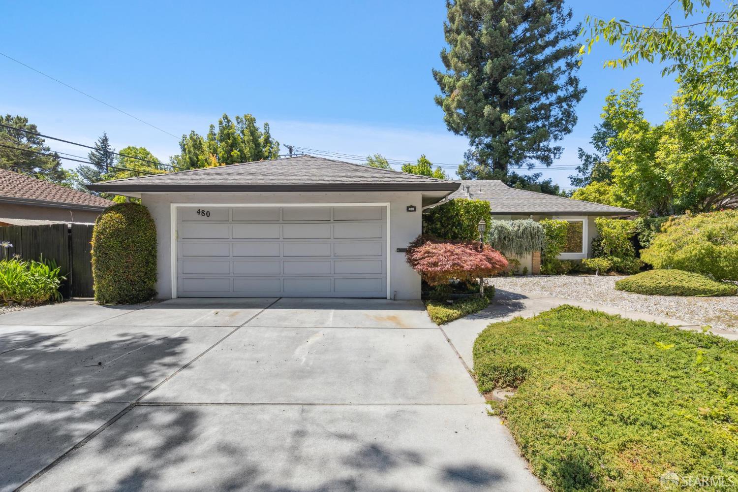 Detail Gallery Image 5 of 67 For 480 Sherwood Way, Menlo Park,  CA 94025 - 3 Beds | 2 Baths