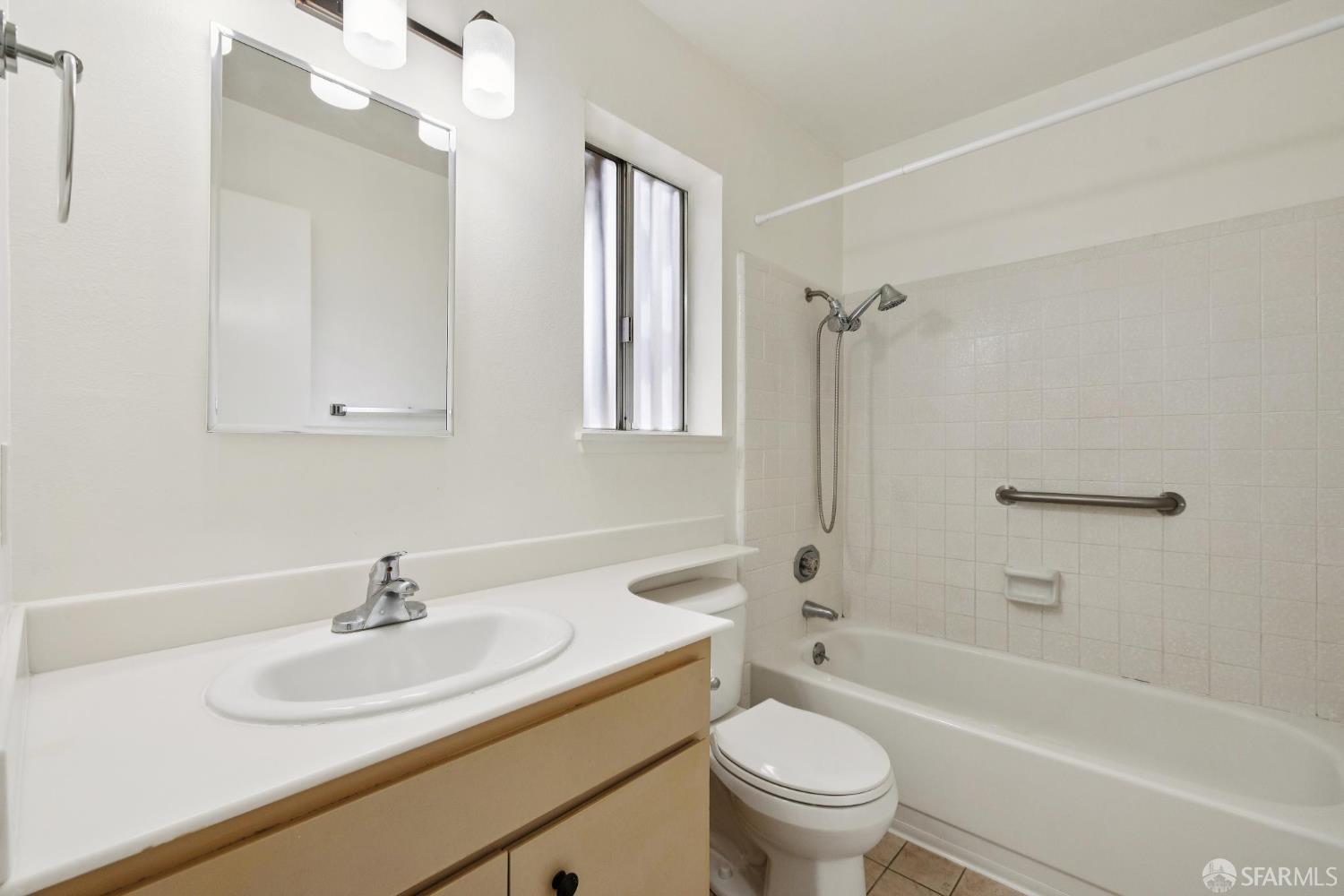 Detail Gallery Image 11 of 28 For 752 Alvarado Dr, Salinas,  CA 93907 - 3 Beds | 2 Baths