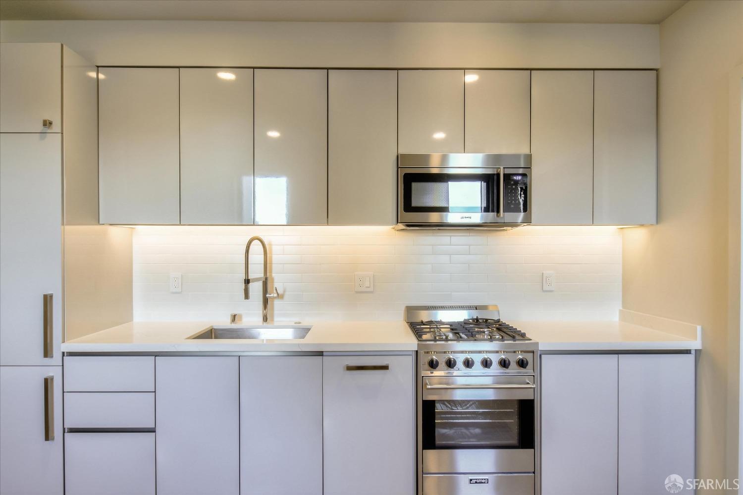 Detail Gallery Image 8 of 21 For 824 Hyde St #301,  San Francisco,  CA 94109 - 1 Beds | 1 Baths