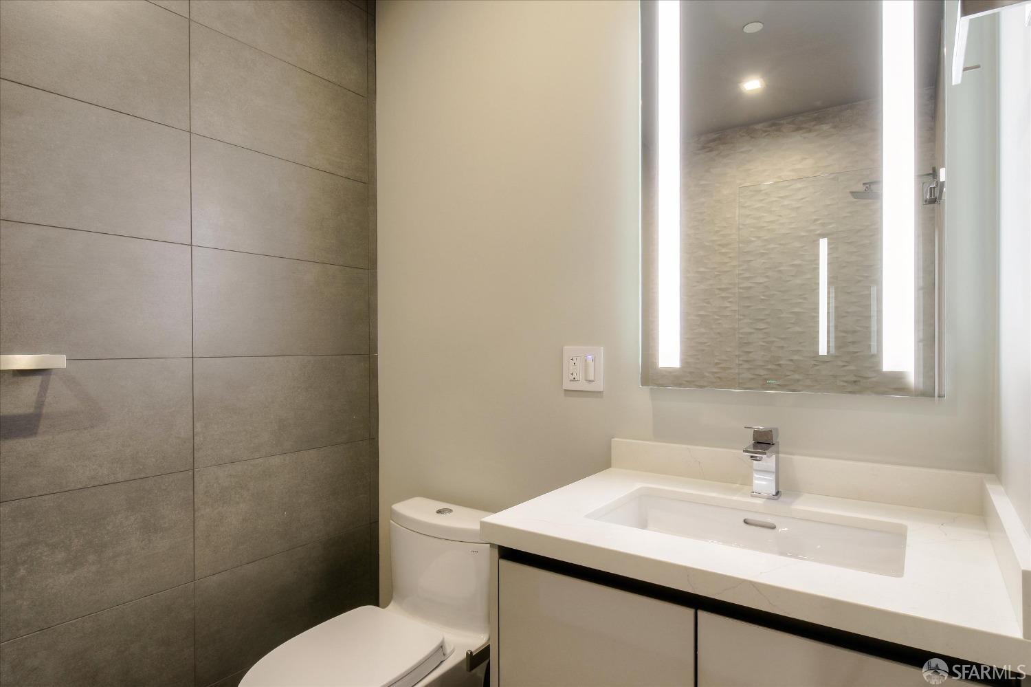 Detail Gallery Image 14 of 21 For 824 Hyde St #301,  San Francisco,  CA 94109 - 1 Beds | 1 Baths