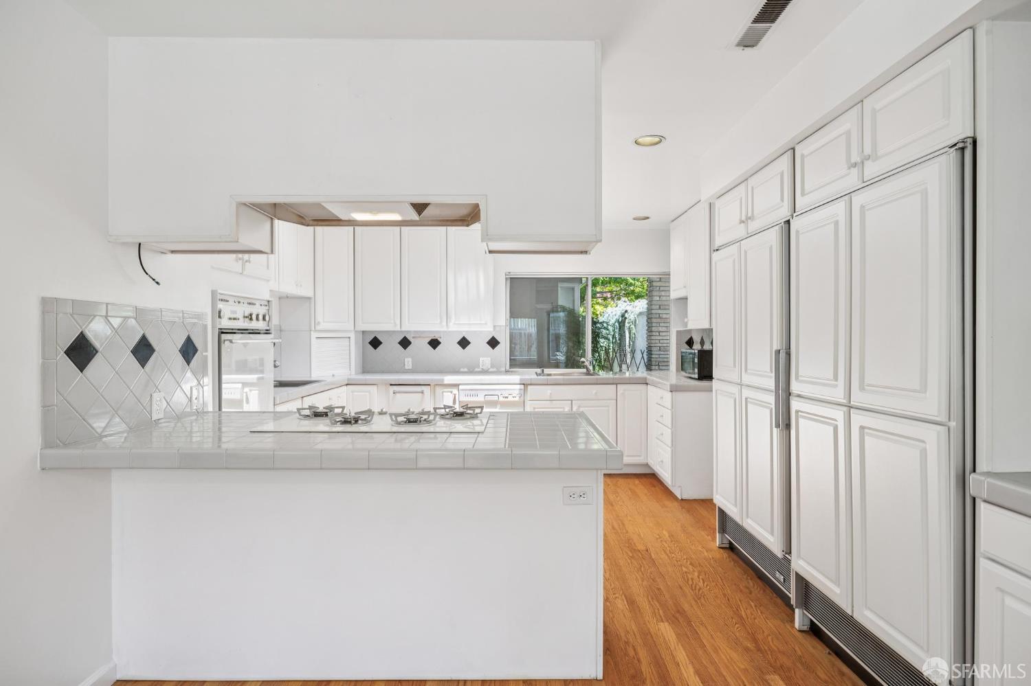 Detail Gallery Image 23 of 67 For 480 Sherwood Way, Menlo Park,  CA 94025 - 3 Beds | 2 Baths