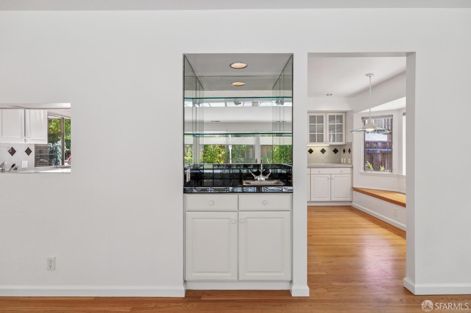 Detail Gallery Image 17 of 67 For 480 Sherwood Way, Menlo Park,  CA 94025 - 3 Beds | 2 Baths