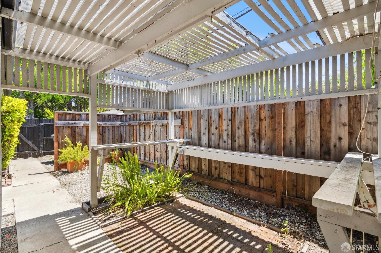 Detail Gallery Image 61 of 67 For 480 Sherwood Way, Menlo Park,  CA 94025 - 3 Beds | 2 Baths