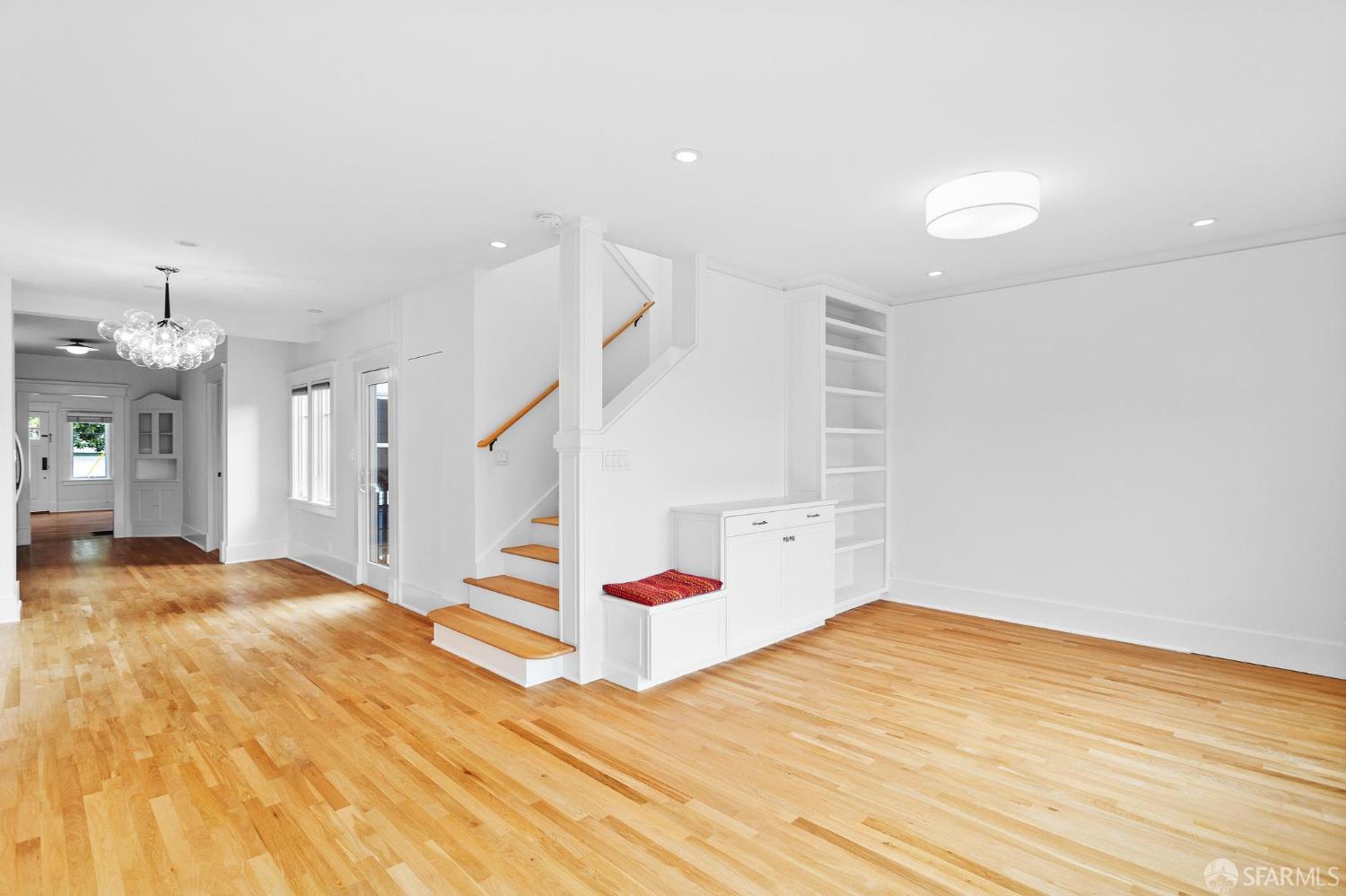 Detail Gallery Image 5 of 28 For 760 Paris St, San Francisco,  CA 94112 - 3 Beds | 2 Baths