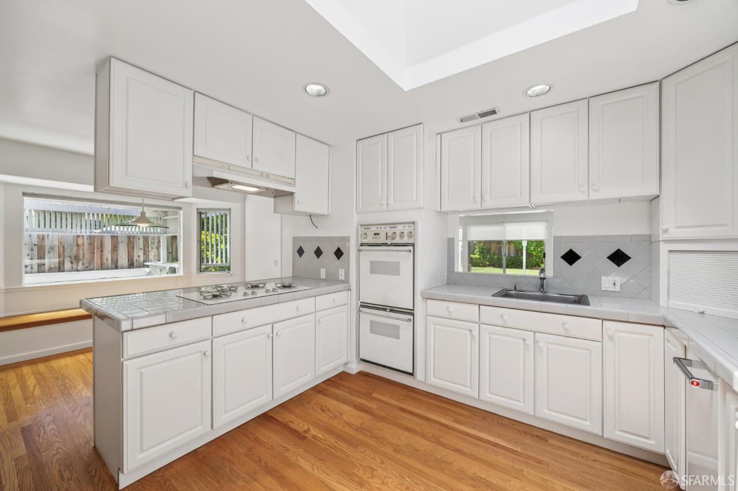 Detail Gallery Image 27 of 67 For 480 Sherwood Way, Menlo Park,  CA 94025 - 3 Beds | 2 Baths