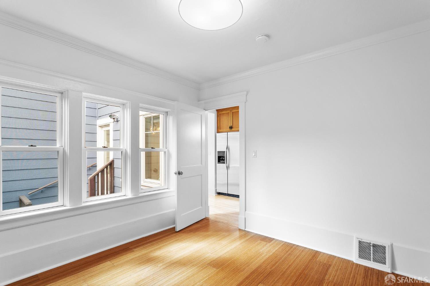 Detail Gallery Image 13 of 28 For 760 Paris St, San Francisco,  CA 94112 - 3 Beds | 2 Baths