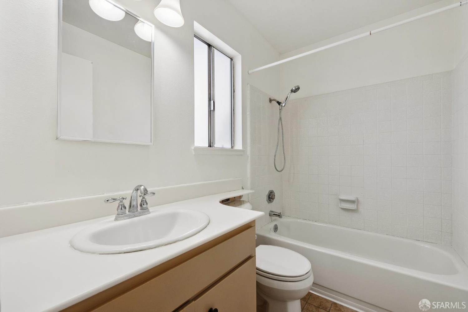 Detail Gallery Image 25 of 28 For 752 Alvarado Dr, Salinas,  CA 93907 - 3 Beds | 2 Baths