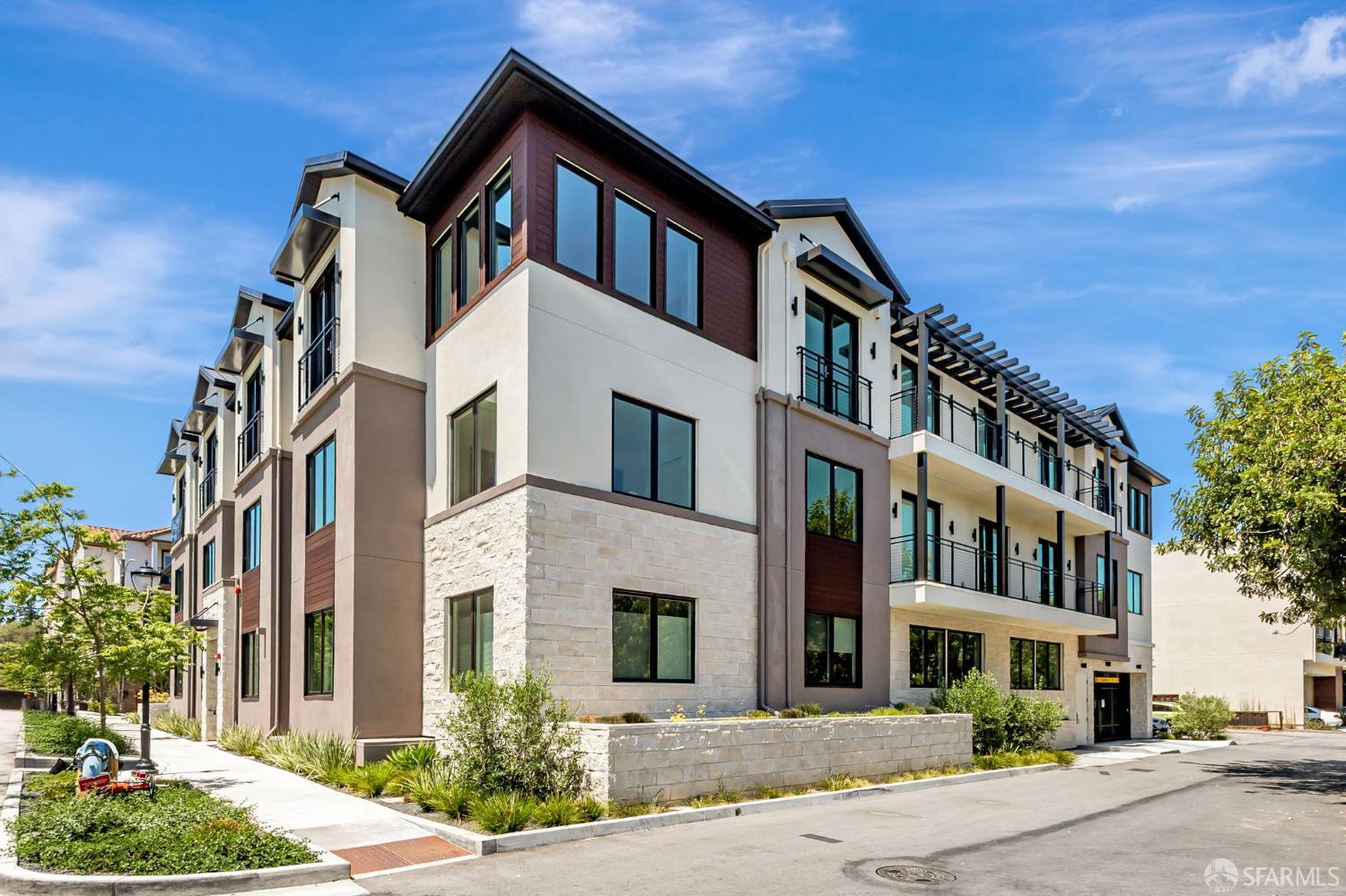 Detail Gallery Image 37 of 42 For 425 First St #36,  Los Altos,  CA 94022 - 1 Beds | 1/1 Baths
