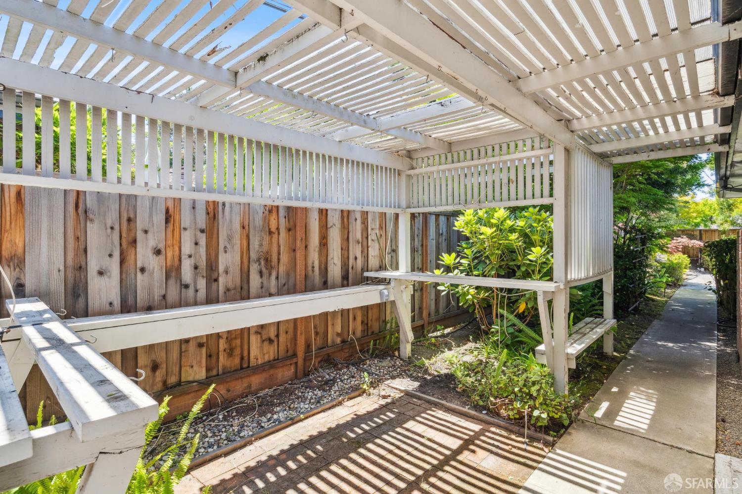 Detail Gallery Image 62 of 67 For 480 Sherwood Way, Menlo Park,  CA 94025 - 3 Beds | 2 Baths