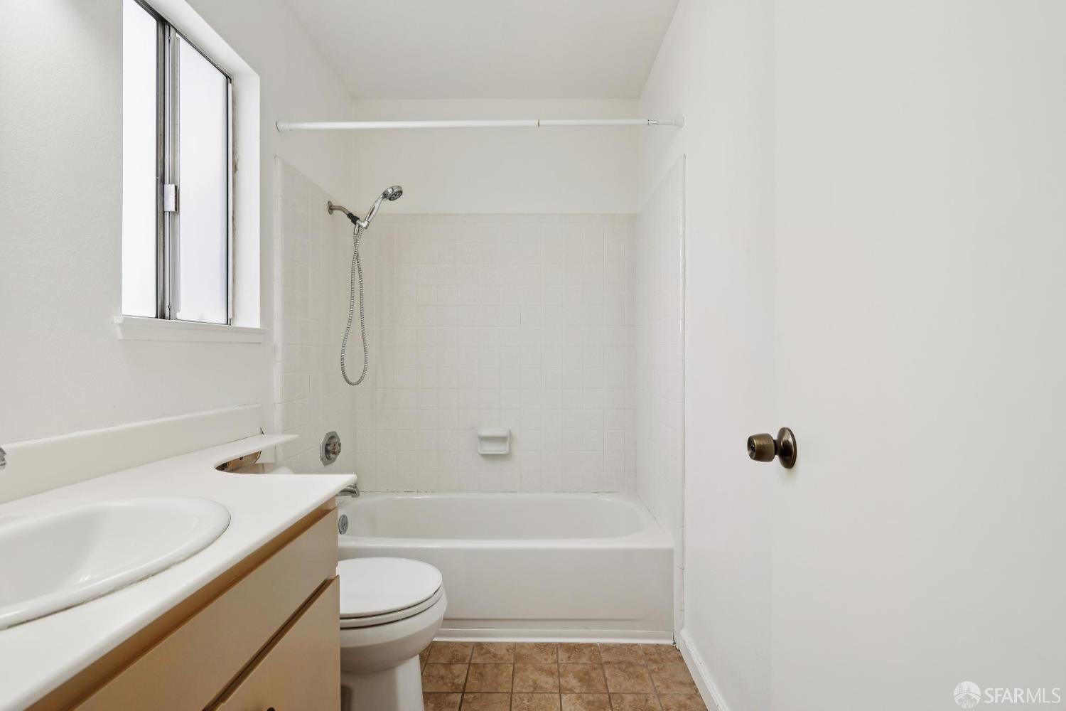 Detail Gallery Image 26 of 28 For 752 Alvarado Dr, Salinas,  CA 93907 - 3 Beds | 2 Baths