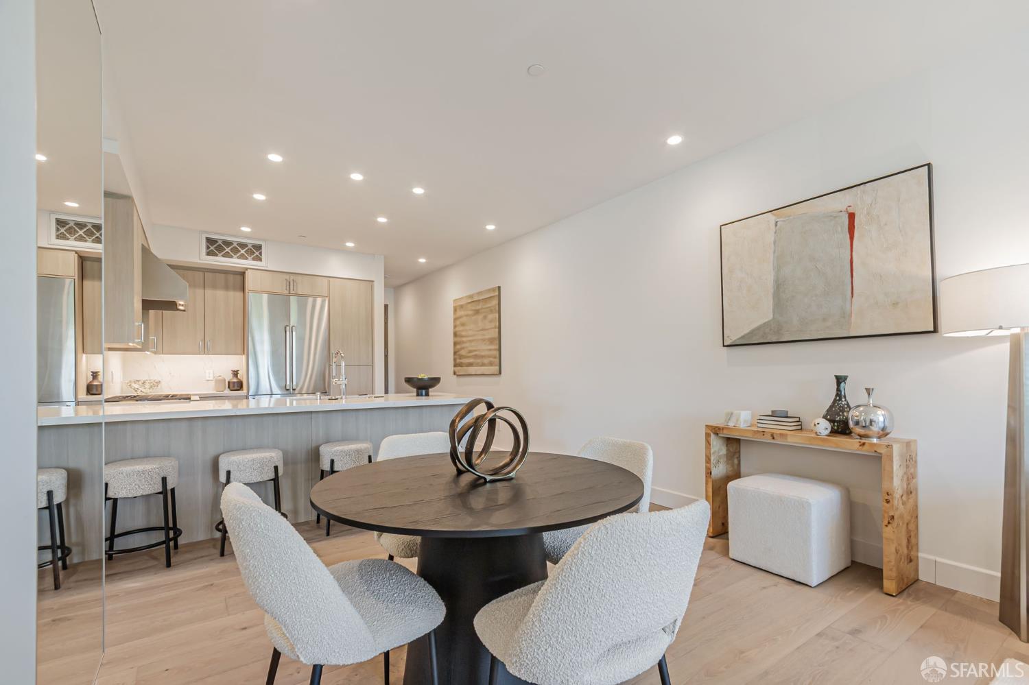 Detail Gallery Image 12 of 43 For 425 First St #24,  Los Altos,  CA 94022 - 2 Beds | 2/1 Baths