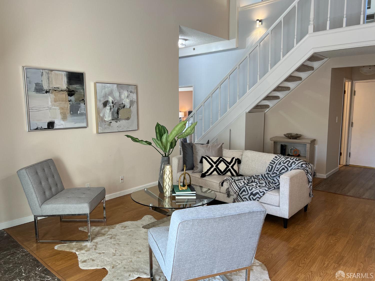 Detail Gallery Image 3 of 11 For 353 Philip Dr #301,  Daly City,  CA 94015 - 3 Beds | 2 Baths