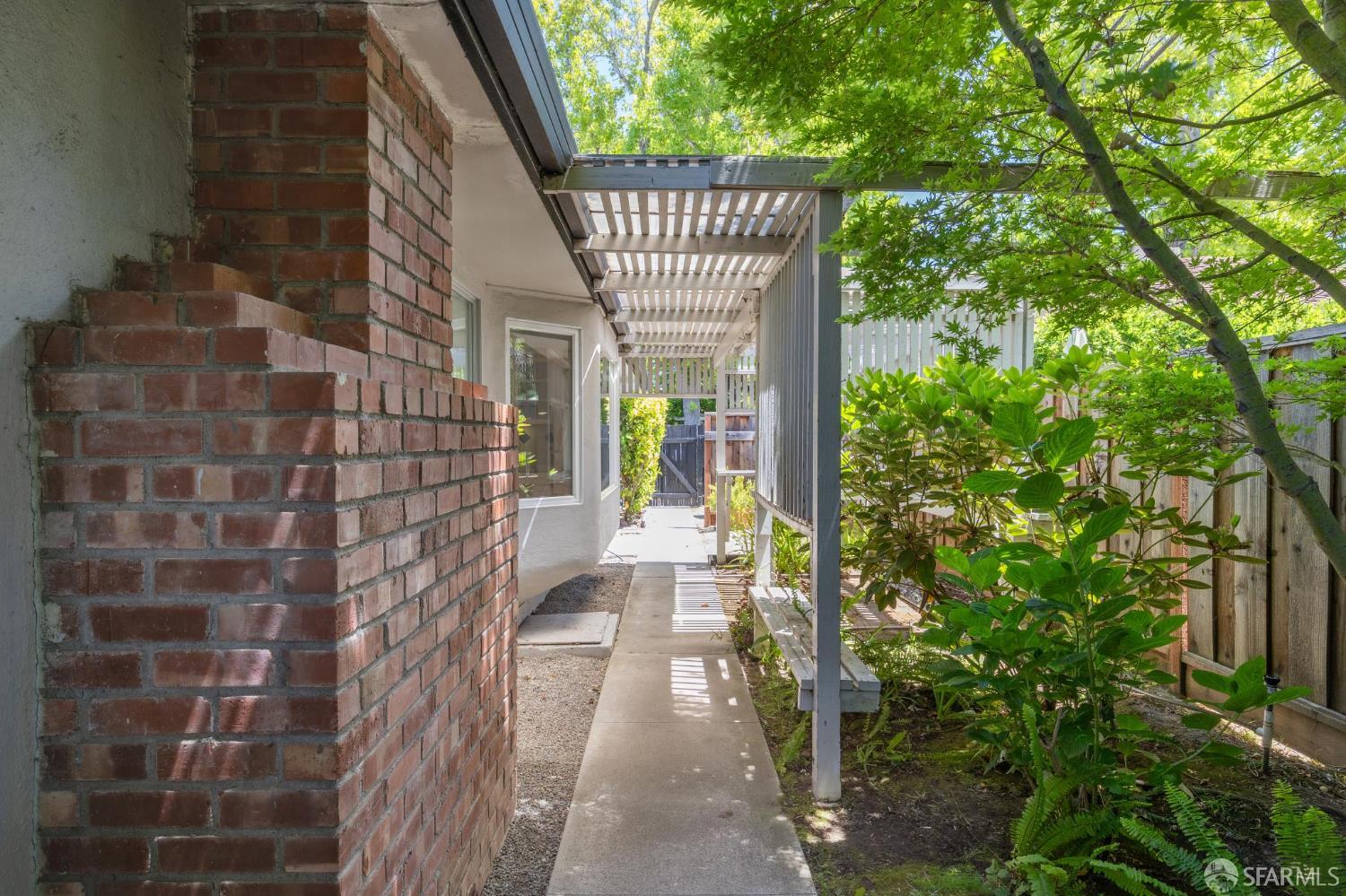 Detail Gallery Image 59 of 67 For 480 Sherwood Way, Menlo Park,  CA 94025 - 3 Beds | 2 Baths
