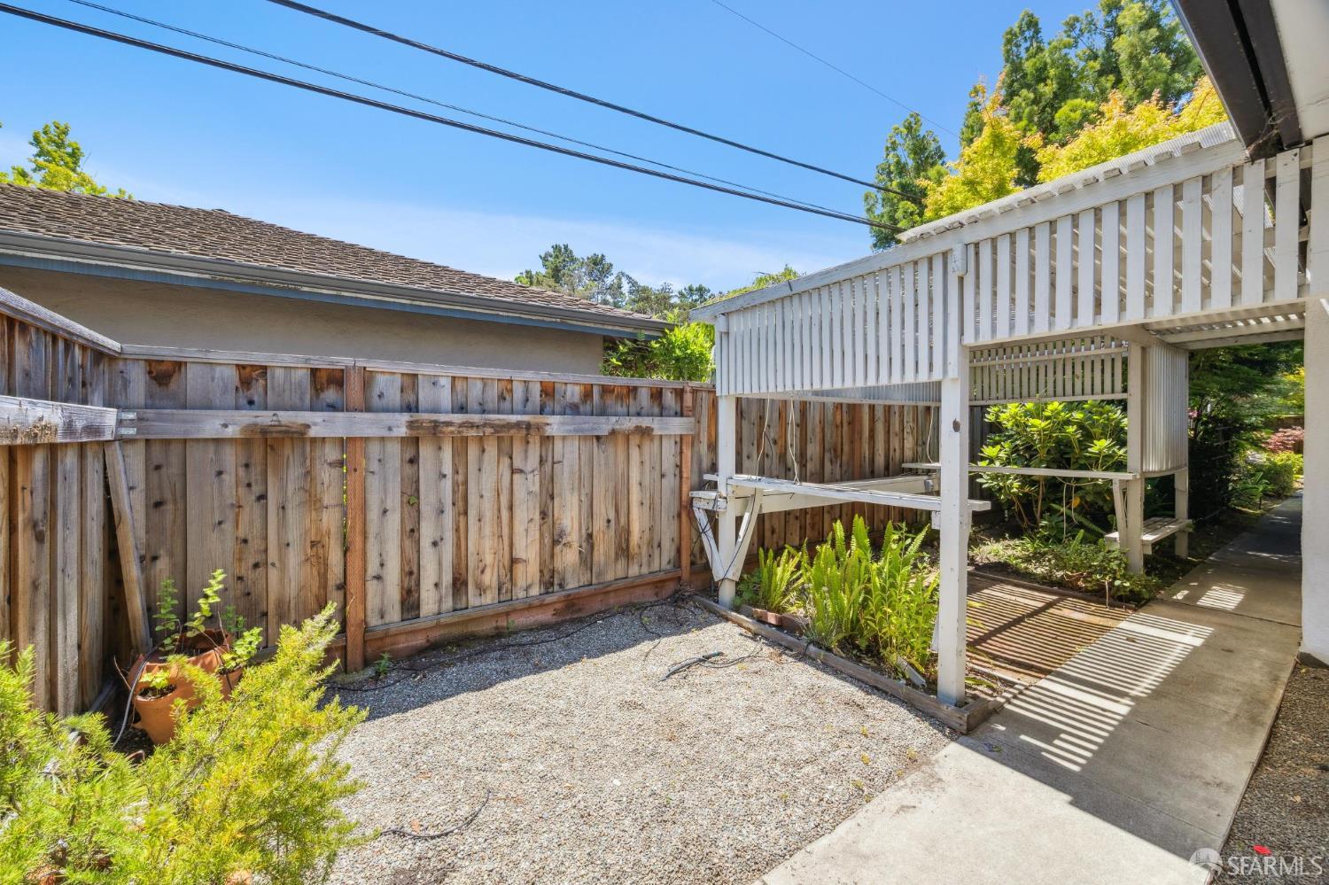 Detail Gallery Image 63 of 67 For 480 Sherwood Way, Menlo Park,  CA 94025 - 3 Beds | 2 Baths