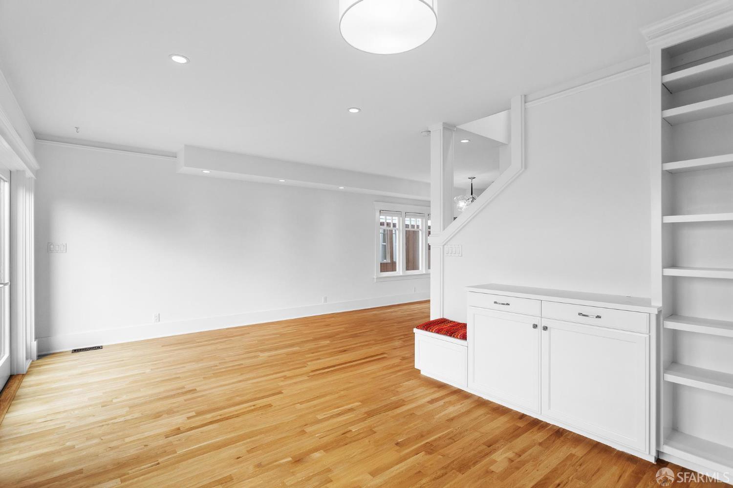 Detail Gallery Image 8 of 28 For 760 Paris St, San Francisco,  CA 94112 - 3 Beds | 2 Baths
