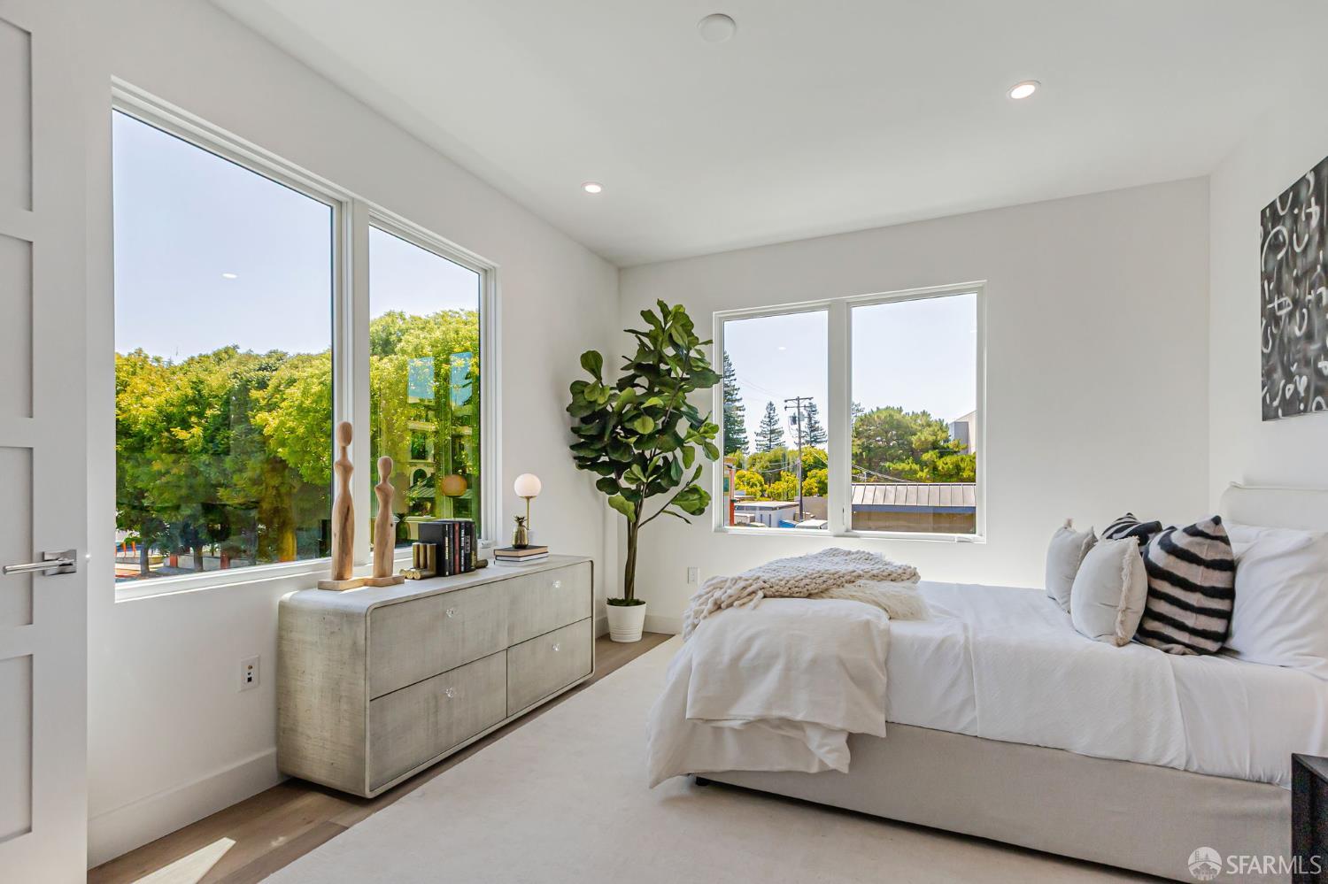 Detail Gallery Image 14 of 43 For 425 First St #24,  Los Altos,  CA 94022 - 2 Beds | 2/1 Baths