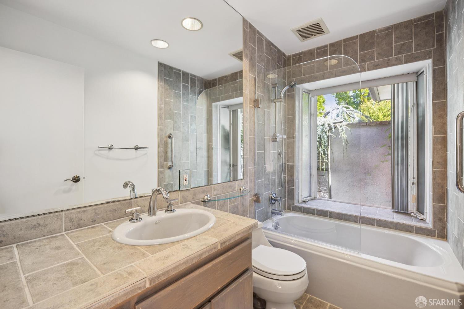 Detail Gallery Image 45 of 67 For 480 Sherwood Way, Menlo Park,  CA 94025 - 3 Beds | 2 Baths