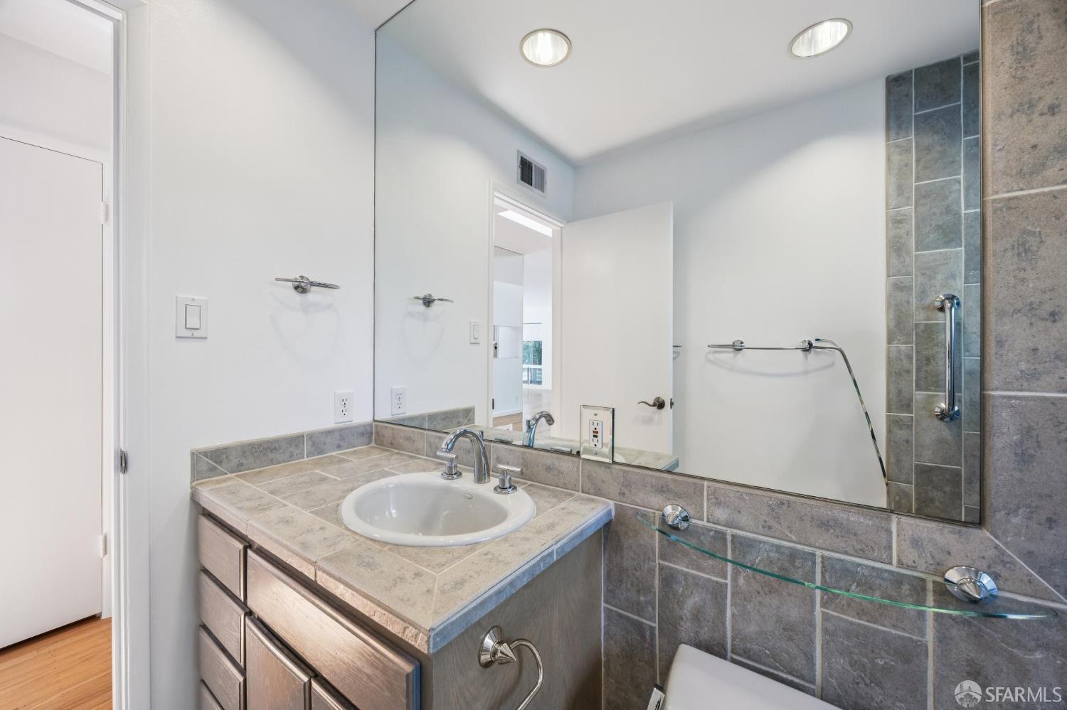 Detail Gallery Image 48 of 67 For 480 Sherwood Way, Menlo Park,  CA 94025 - 3 Beds | 2 Baths