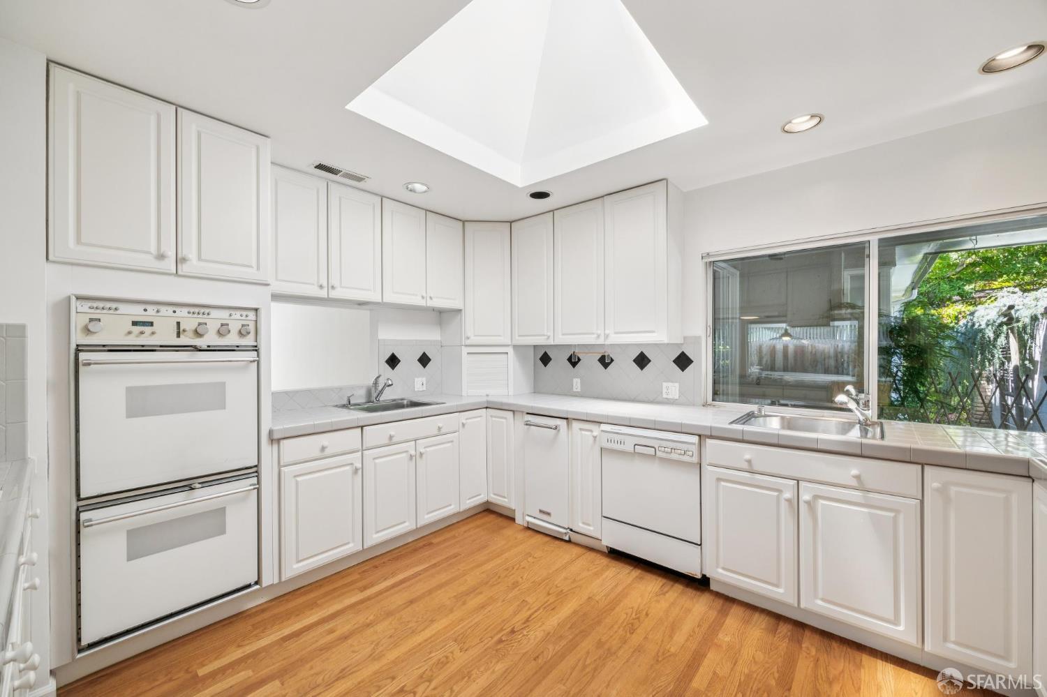 Detail Gallery Image 26 of 67 For 480 Sherwood Way, Menlo Park,  CA 94025 - 3 Beds | 2 Baths