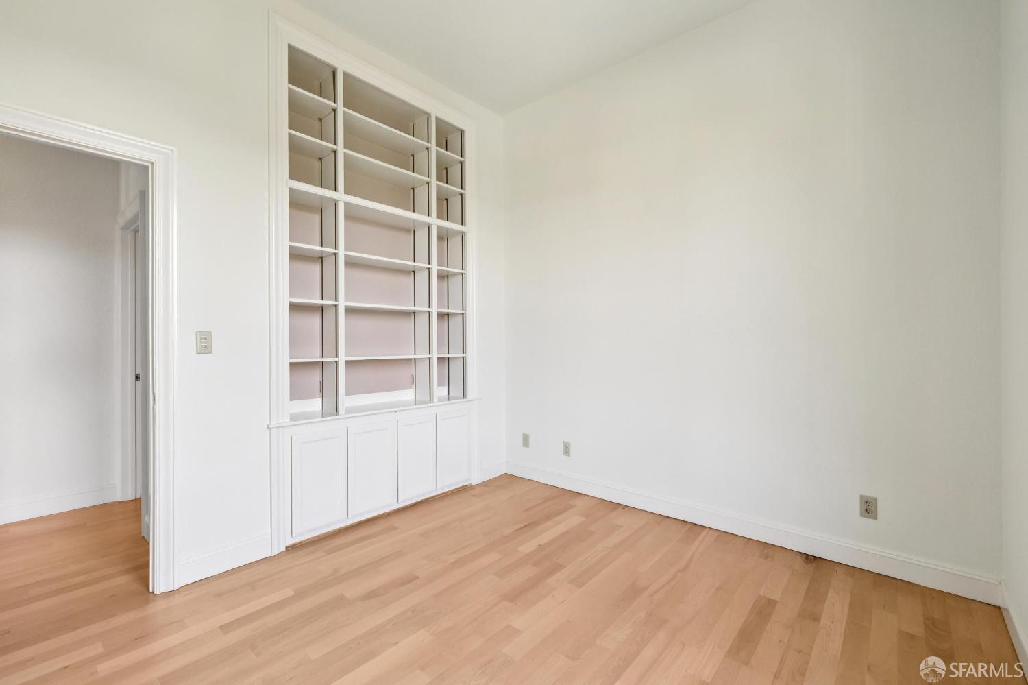 Photo #22: 425051842 Listing: Photo #22